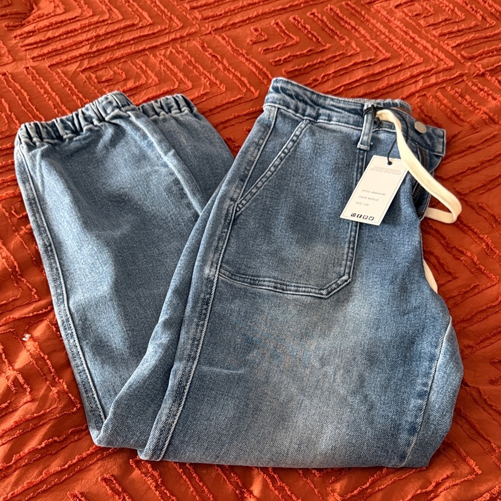 Judy Blue jogger style jeans. Size 1/25. NWT